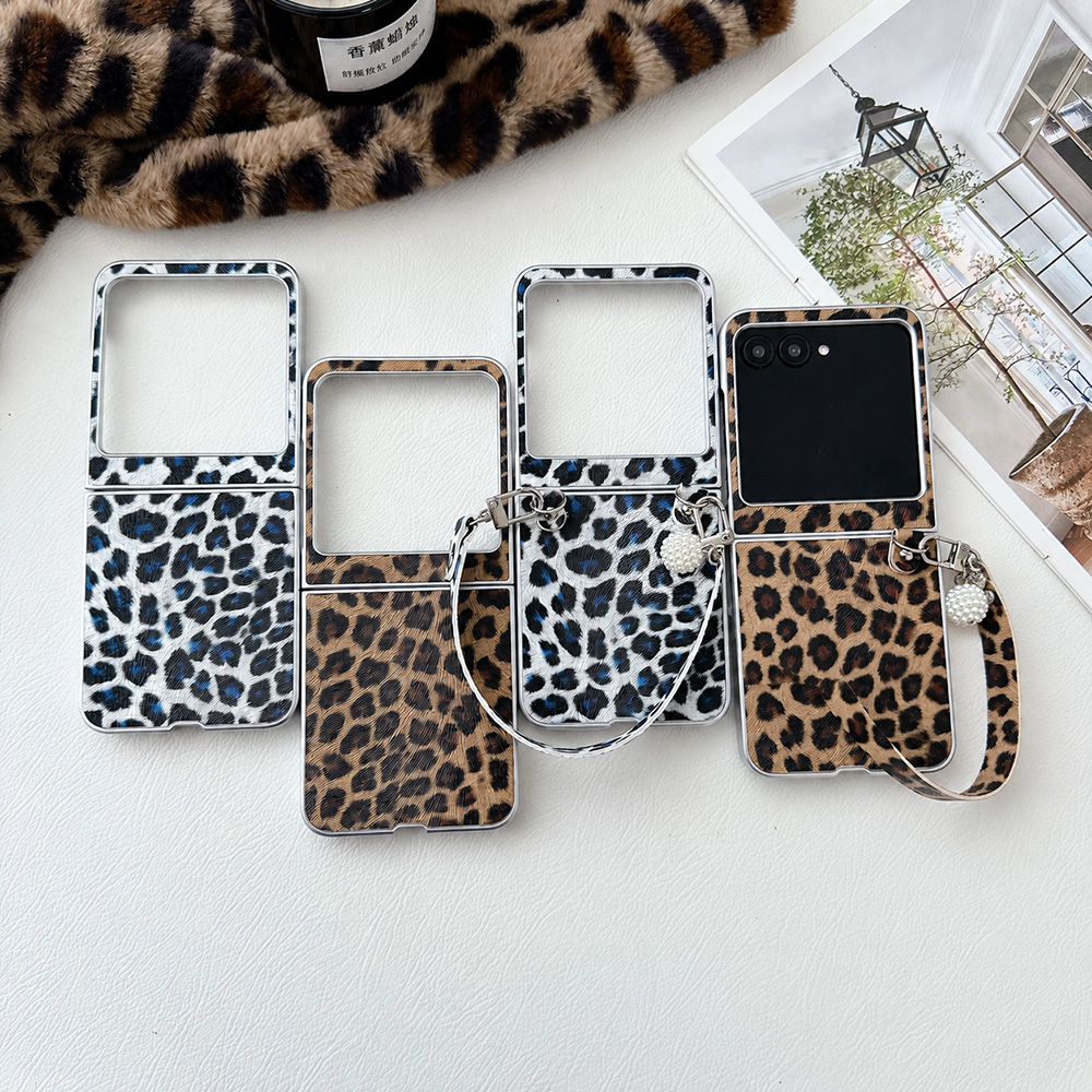 Men Accessories Pendant - Leopar Baskılı Katlanabilir Kapaklı Telefon Kılıfı